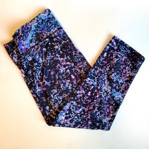 Fabletics Capri Workout Pants